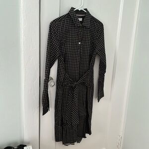 Untuckit shirt dress size 6 navy